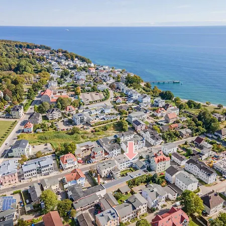 - 4 Im Appartementhaus Hafenriff *